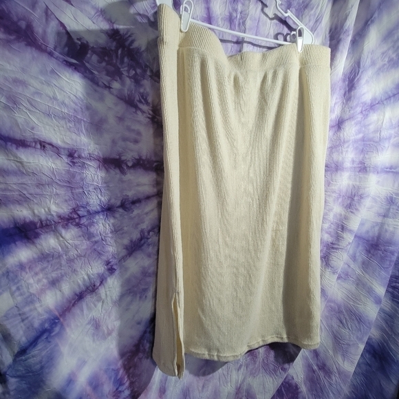 Time And Tru Women’s Midi Length Stretchy Ribbed Pencil Skirt Size XXXL (22) - Picture 6 of 10